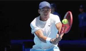 Sebastián Báez se despidió del Australian Open tras caer ante Luciano Darderi