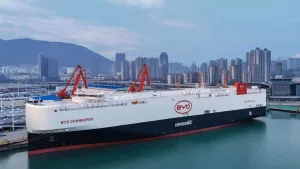 Un arribo que no pasó desapercibido: llegó un barco con más de 5.000 autos chinos y las terminales locales encienden las alarmas