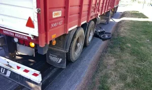 Murió la adolescente de 16 años que este jueves había chocado con un camión en Puerto General San Martín