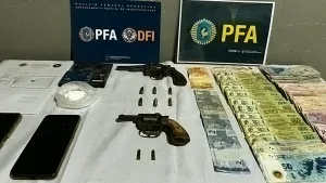Detuvieron a dos vendedores de droga en Villa Gobernador Gálvez y les secuestraron cocaína y armas en dos búnkers
