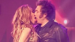 ¿Vuelve el amor? Javier Milei visita este martes en un teatro de Mar del Plata a su ex novia, la imitadora Fátima Flórez 