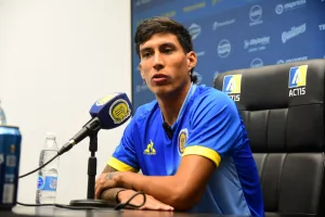 Enzo Giménez: "Las expectativas son las mejores, estamos contentos por el comienzo, con mucha ilusión"