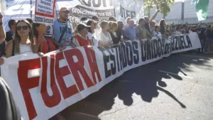 “Fuera Estados Unidos de América Latina”, ATE, el Frente de Izquierda y las dos CTA marcharon por Venezuela