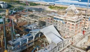 Punta del Este: obreros peruanos estaban enjaulados en una megaobra