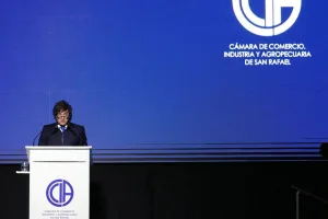 Javier Milei sigue de gira y prepara su show discursivo para la cumbre de Davos