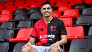 Newell's oficializó la llegada de Risso Patrón: "No veo la hora de jugar en el Coloso"