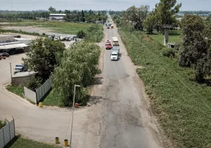 Ruta nacional 11, a la altura de Puerto General San Martín: detonada.