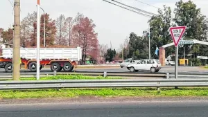 Tragedia en la ruta 34: el conductor de un utilitario murió tras impactar de frente contra un camión cerca de Ibarlucea