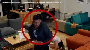 Alerta nacional: piden colaboración para dar con el autor del violento ataque a la empleada de una mueblería en Echesortu 