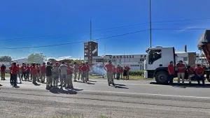 Crece la tensión en Vassalli y se endurecen las protestas: “Si no hay respuestas, el conflicto va a escalar”