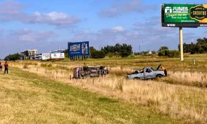 Caos de tránsito en autopista a Córdoba por dos choques que involucraron a cinco vehículos a la altura de Funes