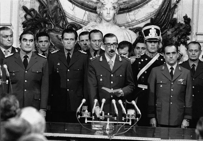 A 50 años del último golpe cívico-militar en el país, un libro para poder explicar la dictadura a las nuevas generaciones