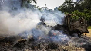 Vehiculo bombardeado