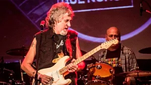 El histórico referente del blues nacional Alambre González fue asaltado en Caballito