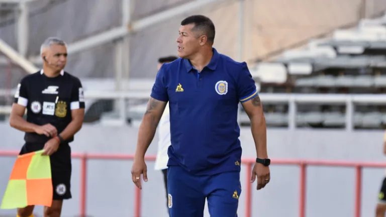 Panorama auriazul: Central y la primera idea de Almirón para el Clásico