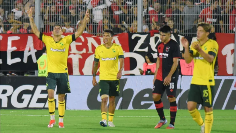 Otro golpe duro: Newell's cayó 3 a 2 condenado por sus errores defensivos