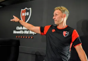 Bajo la mirada de Frank: Newell's juega con Estudiantes con Kudelka en los palcos