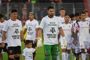 Bajo la mirada de Frank: Newell's juega con Estudiantes con Kudelka en los palcos