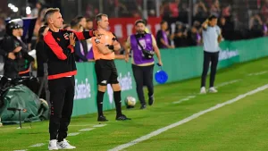 Panorama rojinegro: Lucas Bernardi estará al frente del plantel de Newell's de forma momentánea