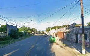 Le preguntó si vendía drogas y cuando le dijo que no, le disparó: quedó internado en el Heca