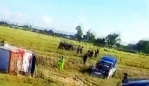 Caos de tránsito en autopista a Córdoba por dos choques que involucraron a cinco vehículos a la altura de Funes