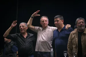 Ni alfajores ni paro: la CGT se anima a caminar contra la reforma laboral