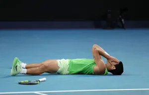 Alcaraz ganó el Abierto de Australia y se convirtió en el más joven en conquistar todos los Grand Slams