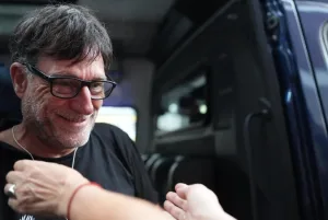 El padre Paco fue detenido mientras acompañaba la movilización de jubilados