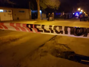 Parque Casas: delincuentes le robaron la moto y lo atacaron a tiros