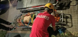 Accidente en un skatepark: rescatan a un joven con una fractura en la pierna