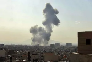 Señores de la guerra: Israel y Estados Unidos bombardearon Irán y en respuesta Teherán atacó varias bases militares estadounidenses