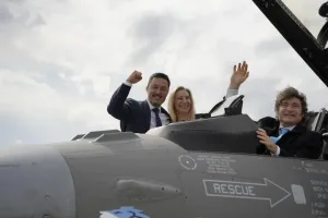 El gobierno de Milei tendrá que pagar US$ 33 millones a Estados Unidos para capacitar a los pilotos de los aviones comprados a Dinamarca
