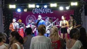 Carnaval: ritmo, color y movimiento copan distintos espacios de la ciudad