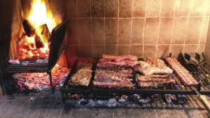 Insólito: la parrillada argentina quedó afuera del podio de los mejores platos con carne del mundo
