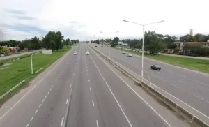 Accidente y muerte en Circunvalación: un motociclista falleció y buscan a camionero que se dio a la fuga