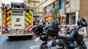 Bomberos rescataron a una mujer que quedó atrapada en un ascensor