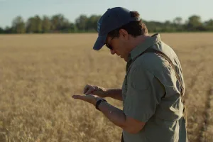 “La película 'El Agrónomo' busca abrir un espacio de reflexión sobre los modos de producir alimentos”