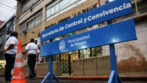 la Municipalidad control en escuelas