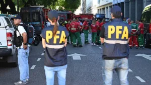 Operativo del SAME por explosión en Escuela de Gendarmería. Foto: Agencia NA - Maximiliano Luna