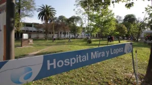 Condenaron a un agente penitenciario que abandonó su arma reglamentaria y la dejó al alcance de un paciente psiquiátrico que se suicidó