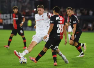 Bajo la mirada de Frank: Newell's juega con Estudiantes con Kudelka en los palcos