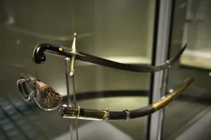 Renunció la directora del Museo Histórico Nacional por el traslado del sable corvo de San Martín