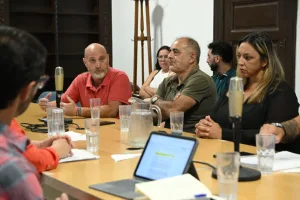 Organizaciones taxistas solicitaron suba de tarifa del 30% y pidieron ayuda a la Provincia para el recambio de unidades