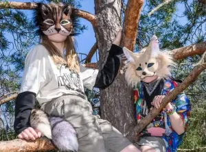 Una mujer denunció que su hija fue atacada por un joven “therian”