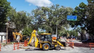 Trabajos de pavimentación en bulevar Seguí