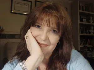 Mención especial: "La tierra húmeda, la piedra helada" por Susana Ibáñez