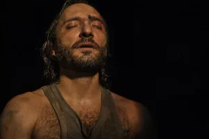 Llega a Rosario “El beso de la mujer araña”: una metáfora sobre la opresión y el deseo de una vigencia inquietante y poderosa