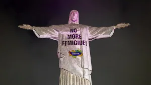 Cristo Redentor iluminado en Río de Janeiro contra los femicidios