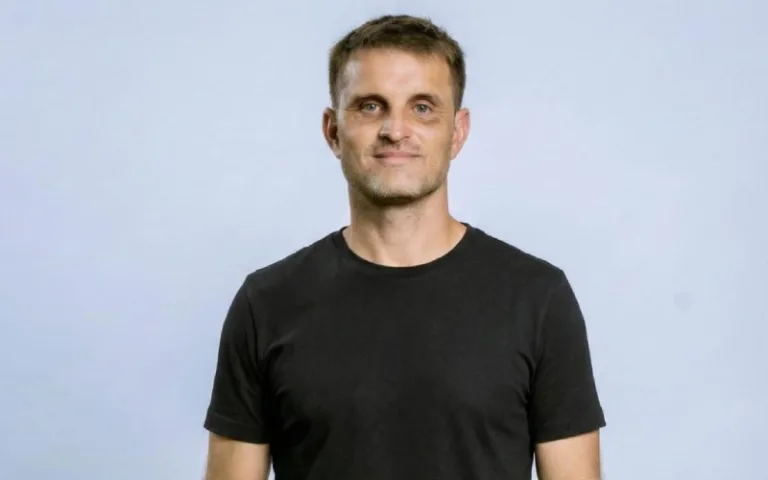 Ezequiel Caviglia, un especialista en la rodilla del futbolista