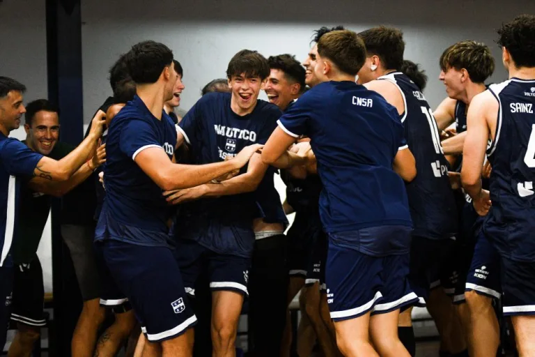 Náutico tuvo un enorme segundo tiempo y se anotó un triunfazo en el debut